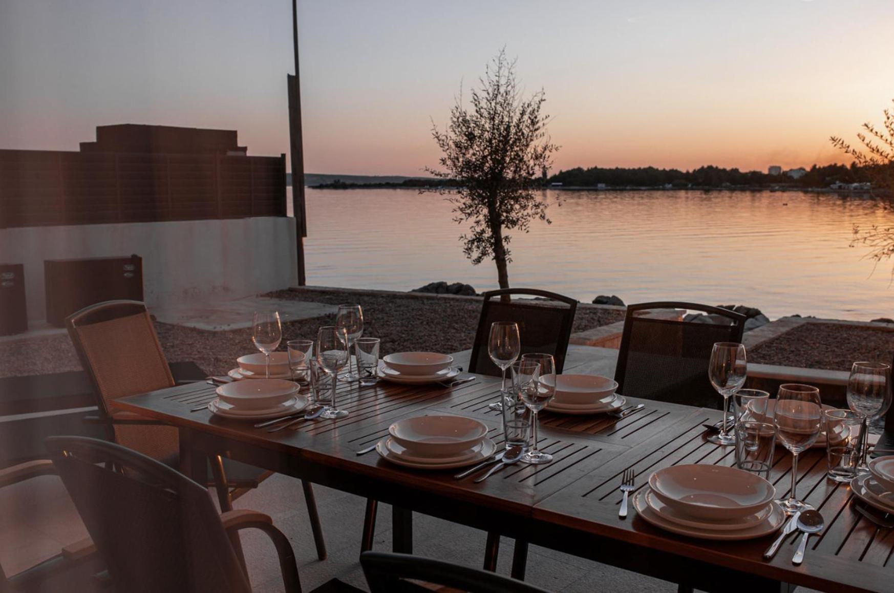 Beachfront Escape Nevera Seline