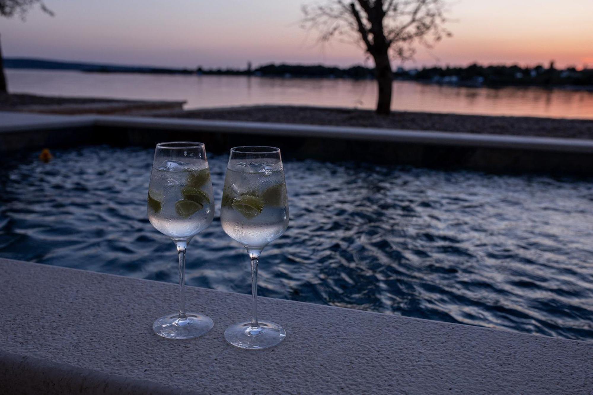 Beachfront Escape Nevera