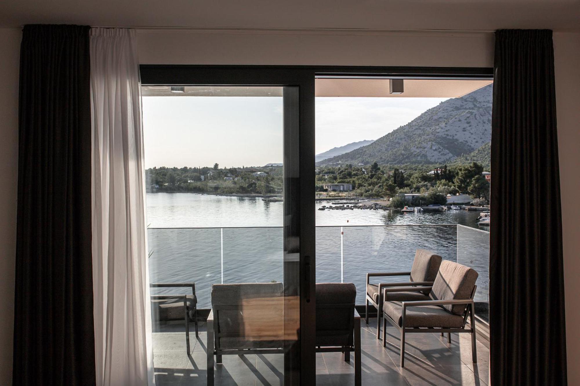 Beachfront Escape Nevera Seline