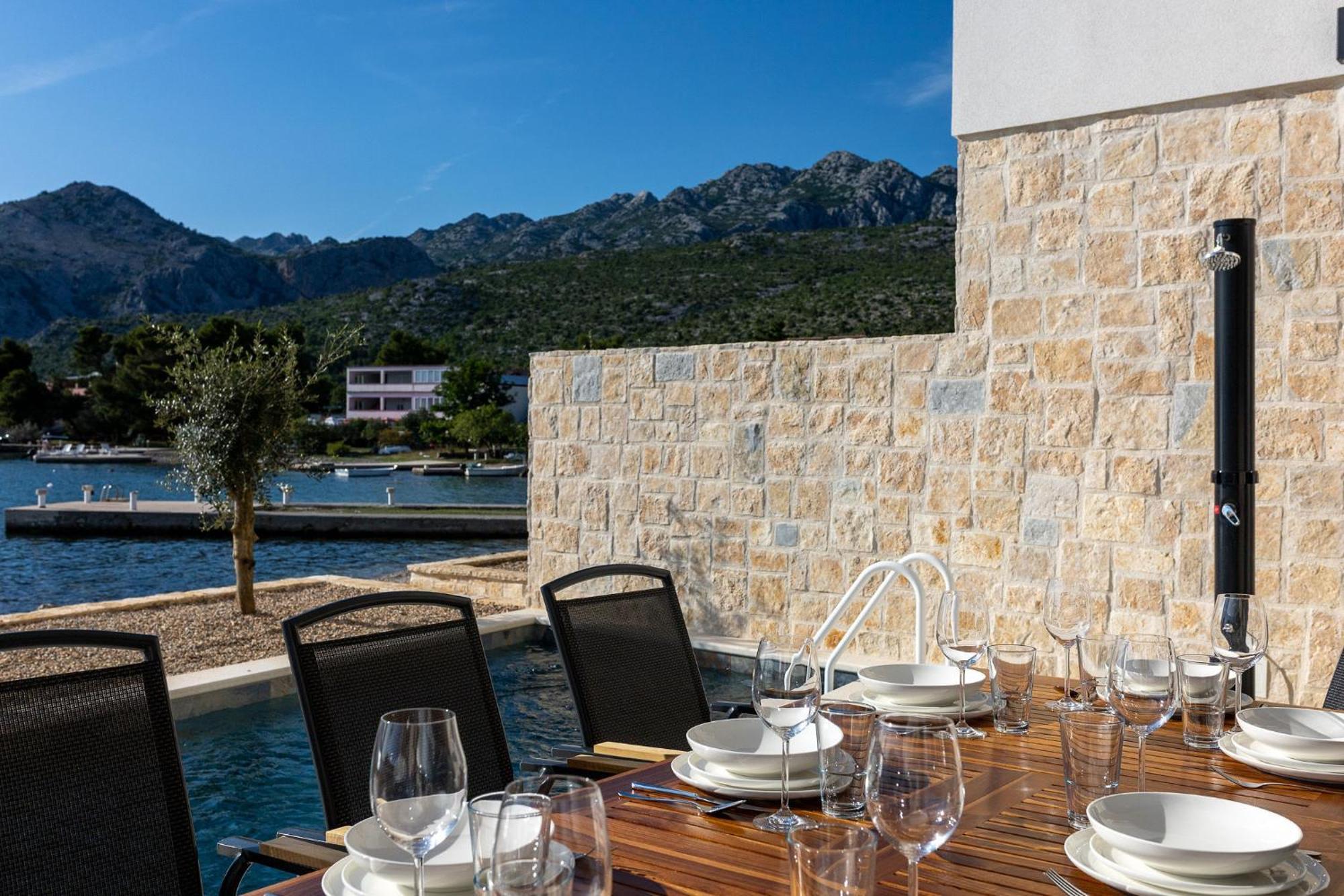 Villa Beachfront Escape Nevera