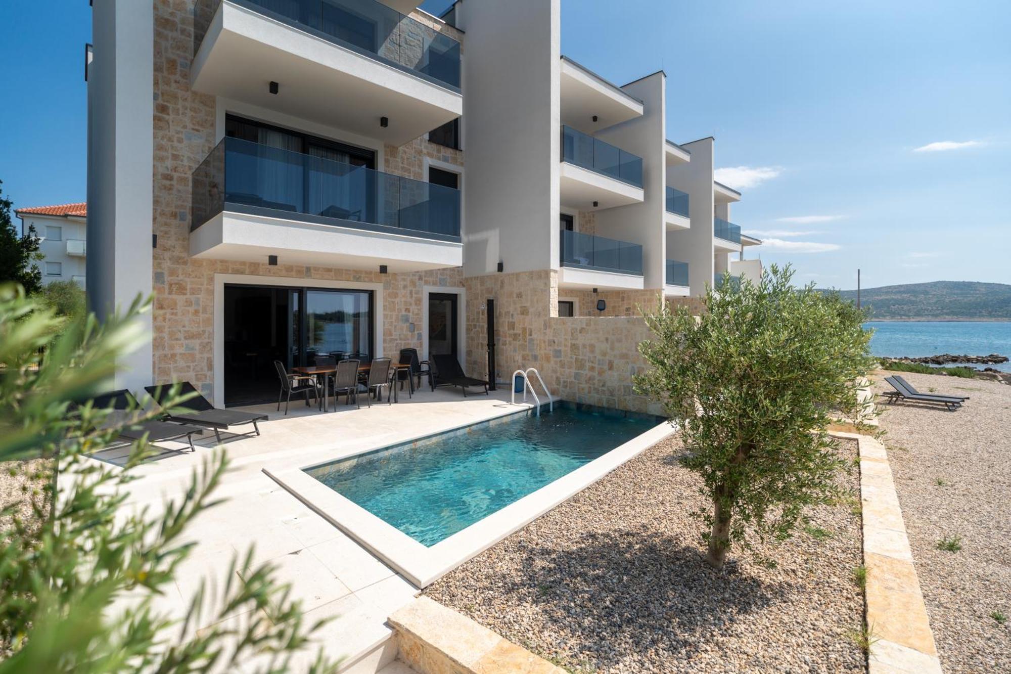 Beachfront Escape Nevera *