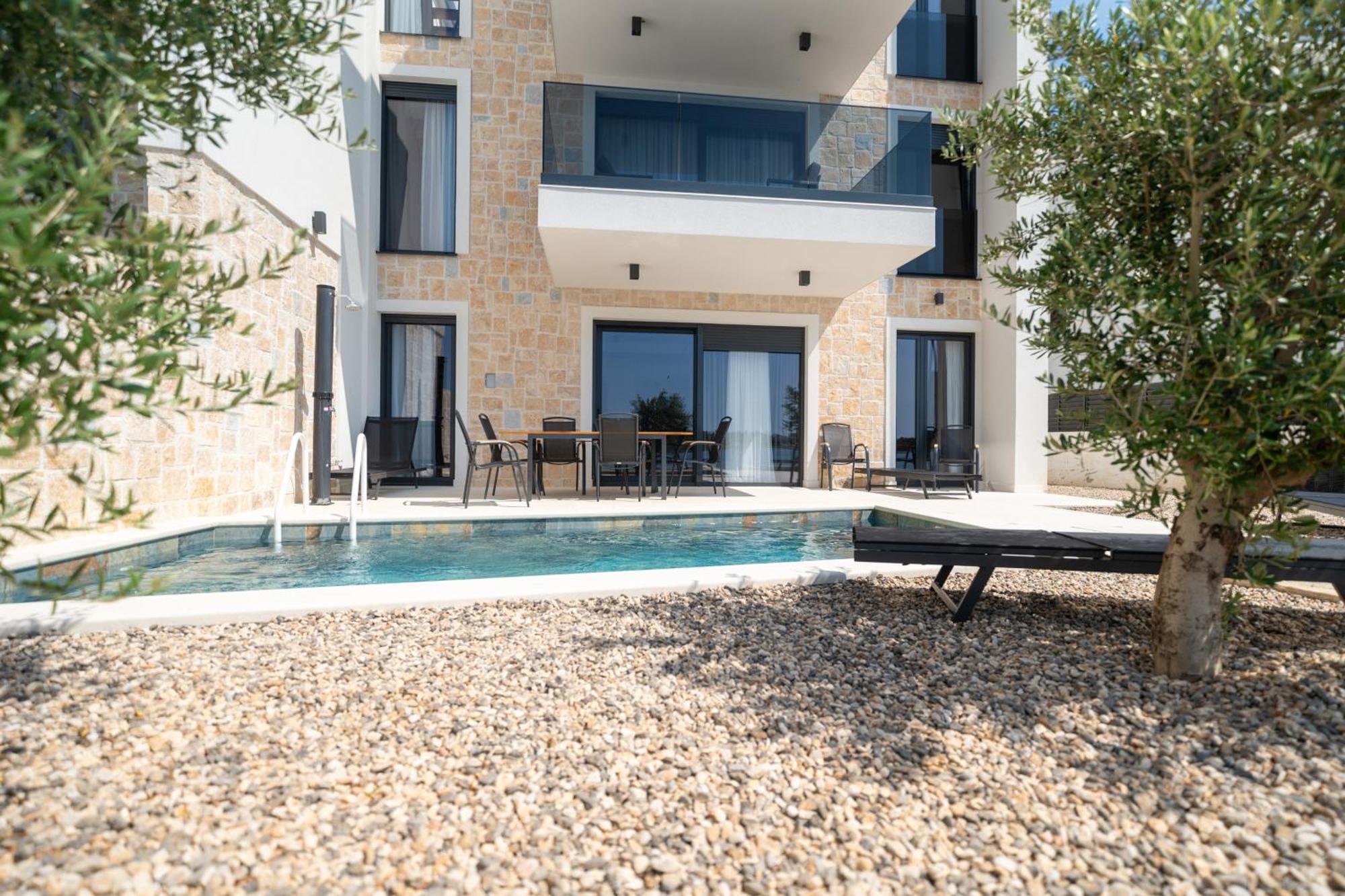 Beachfront Escape Nevera